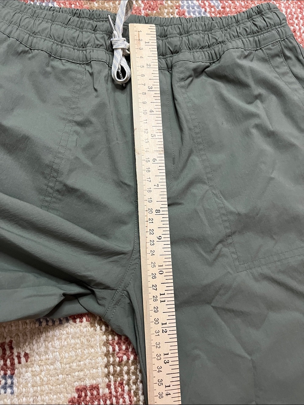 Vuori Cargo Joggers Green Men’s Size Small Performance Athletic Like New - Picture 4 of 9